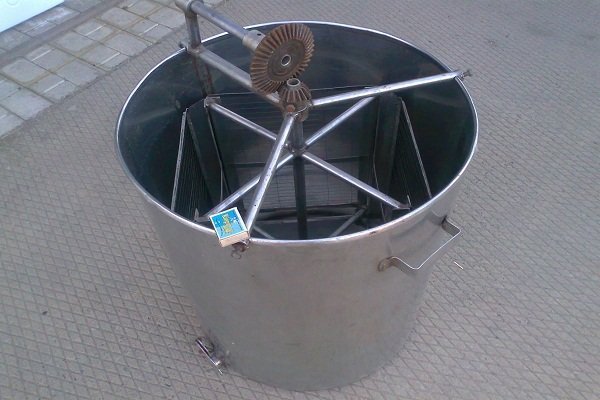 Из нержавеющей стали